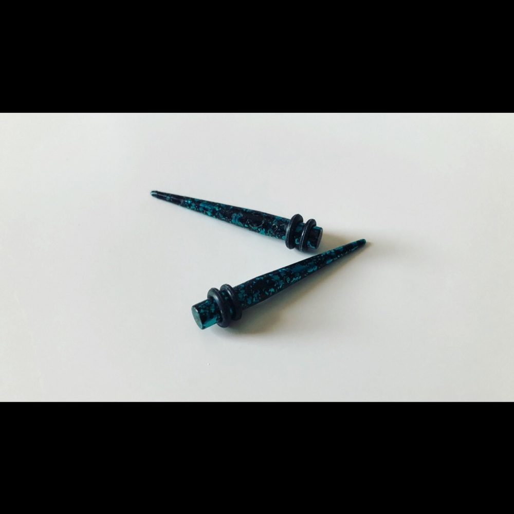 🌞4g Crackled Metalic Blue Tapers